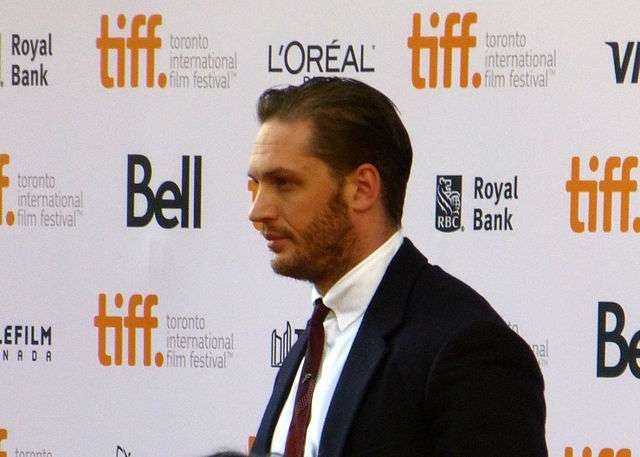 A close look ta Tom Hardy's sexuality. Let's see whether he is gay, bi, or straight. 