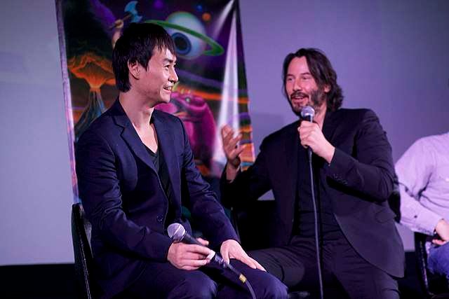 Everything about Keanu Reeves' sexuality. Let's see whether he's gay, bi or straight. 