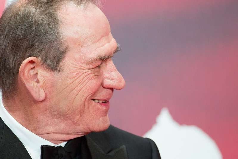 Is Tommy Lee Jones Gay? Look At His Sexuality